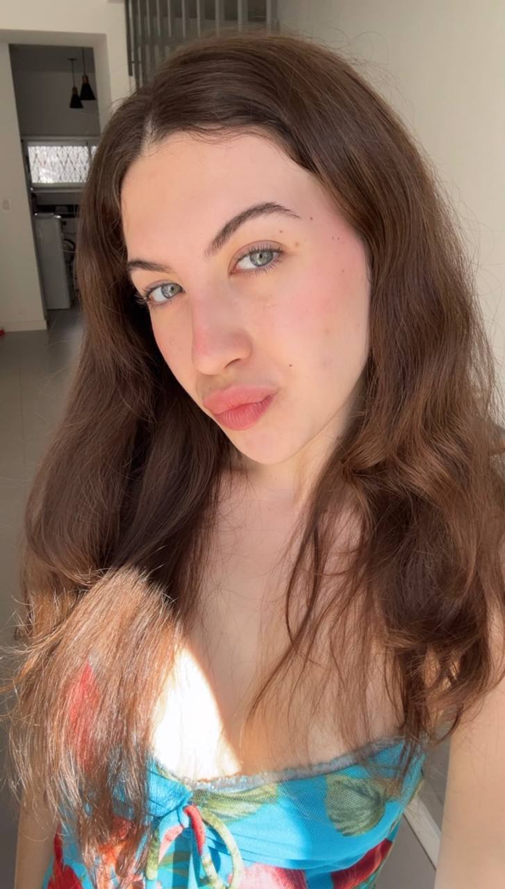 Nude girl Amber in Kansas City