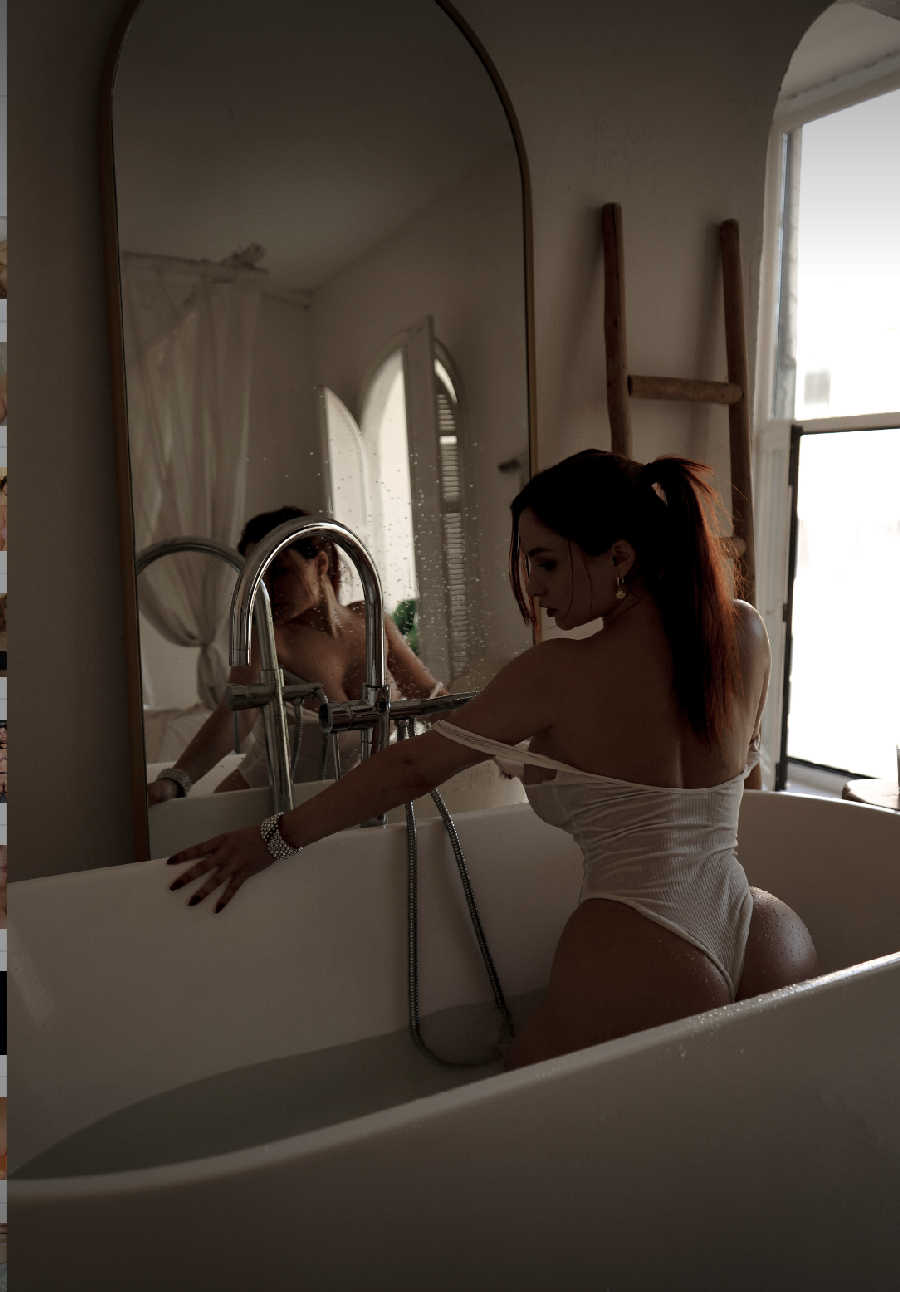 A playful frame from Miranda Faith nude — online in Kansas City