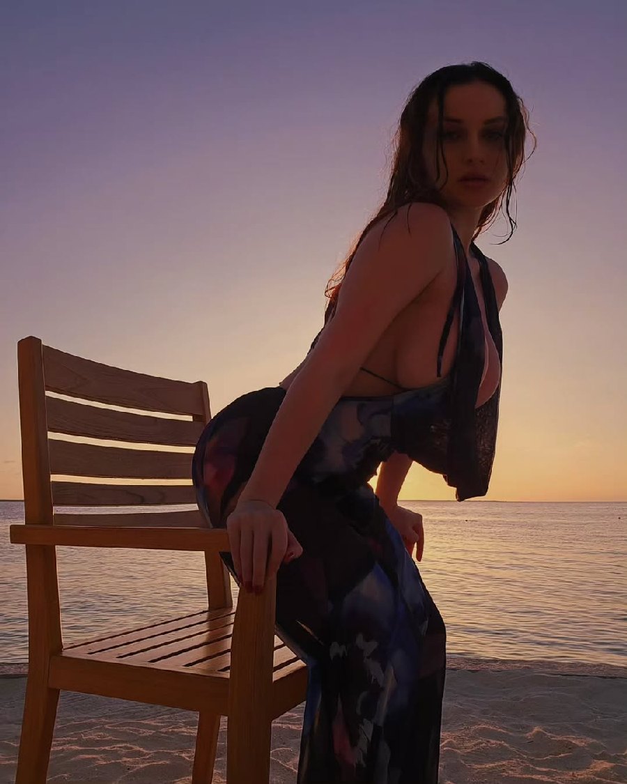 Sexy girl Miranda Faith nude in Kansas City