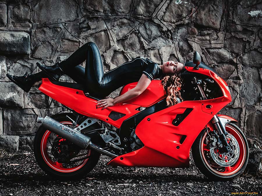 Beautiful girl Beautiful girls and motorcycles in Kansas City