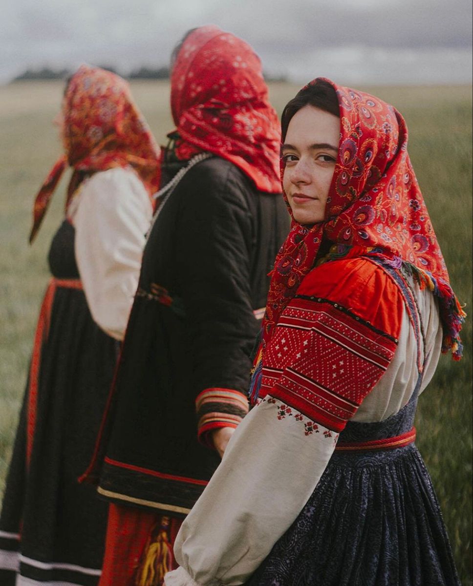Women in Slavic costumes in Kansas City