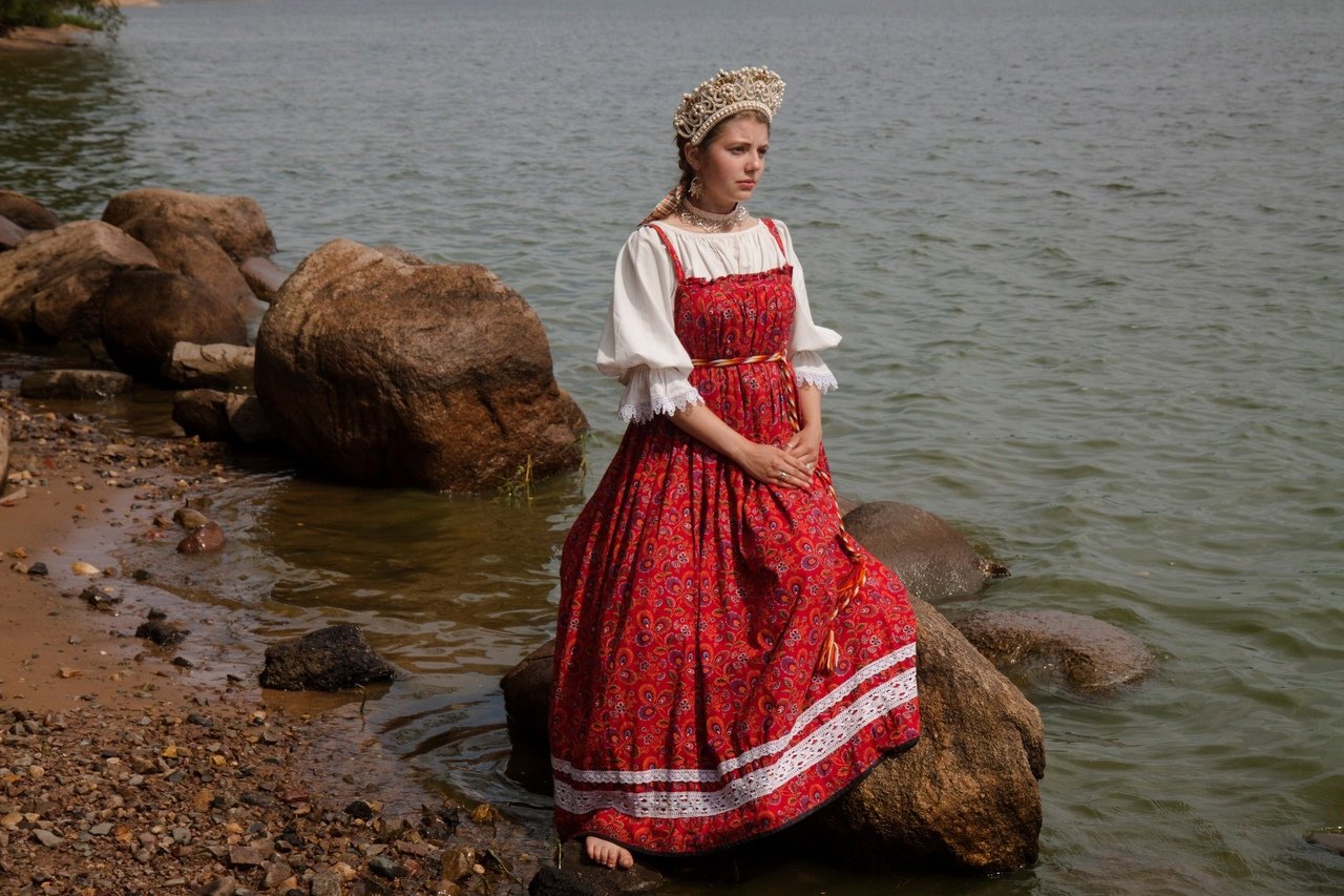 Women in Slavic costumes in Kansas City