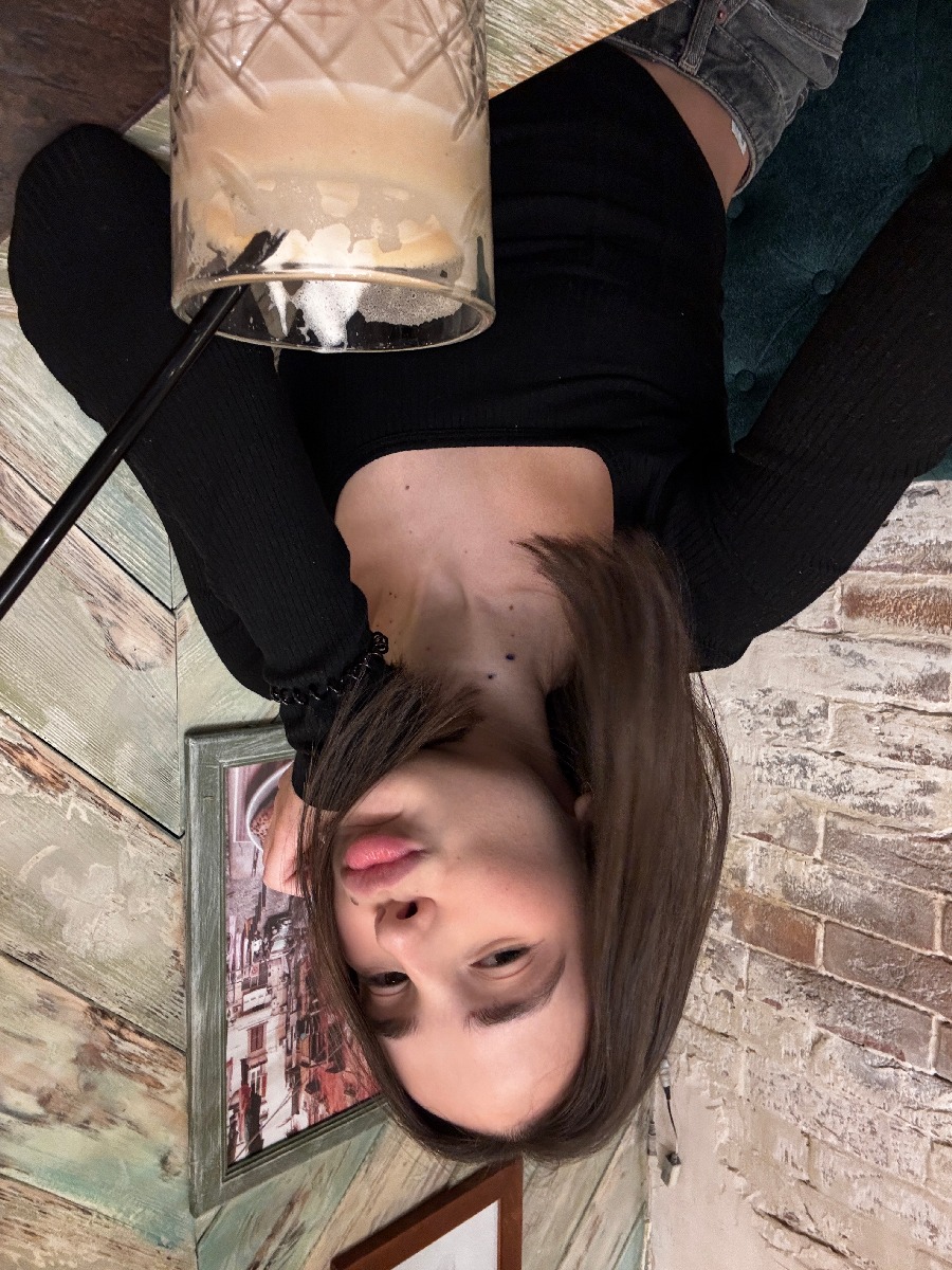 Fresh photos, fresh mood — Tina online in Kansas City